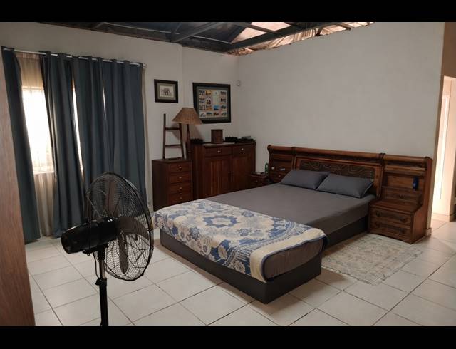 3 BEDROOM FREEHOLD FOR SALE IN OOS EINDE